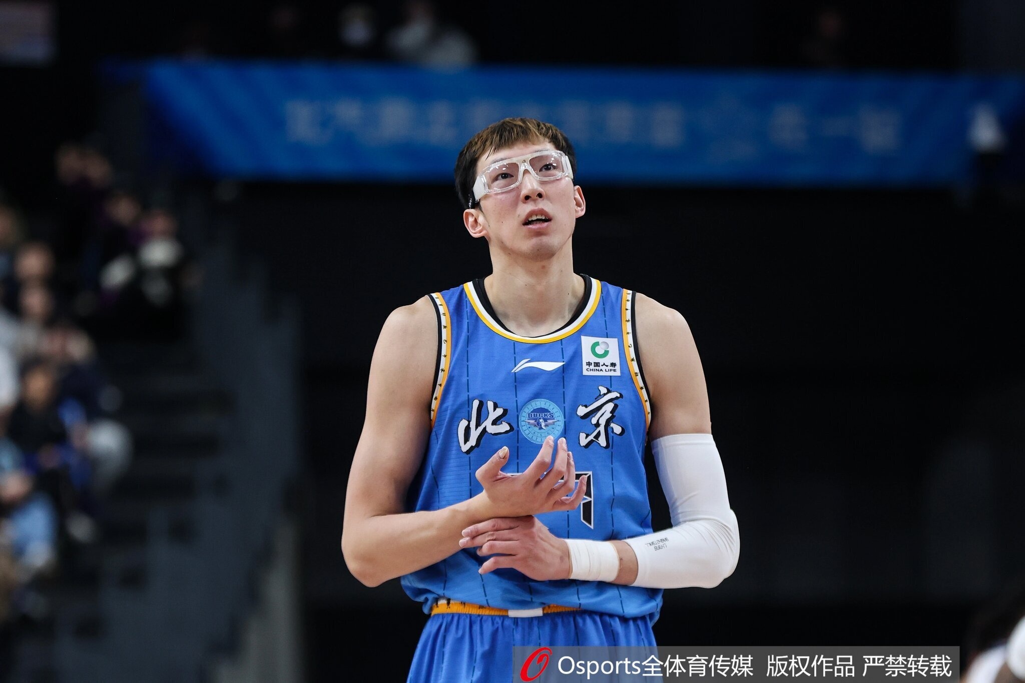 赛程安排-直播吧：周琦眼伤还需要观察 但伤情比去年要轻